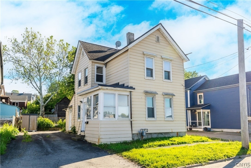 1409 Erie St - Photo 0