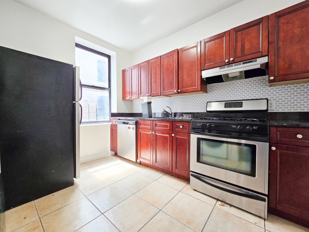 3620 Broadway - Photo 3
