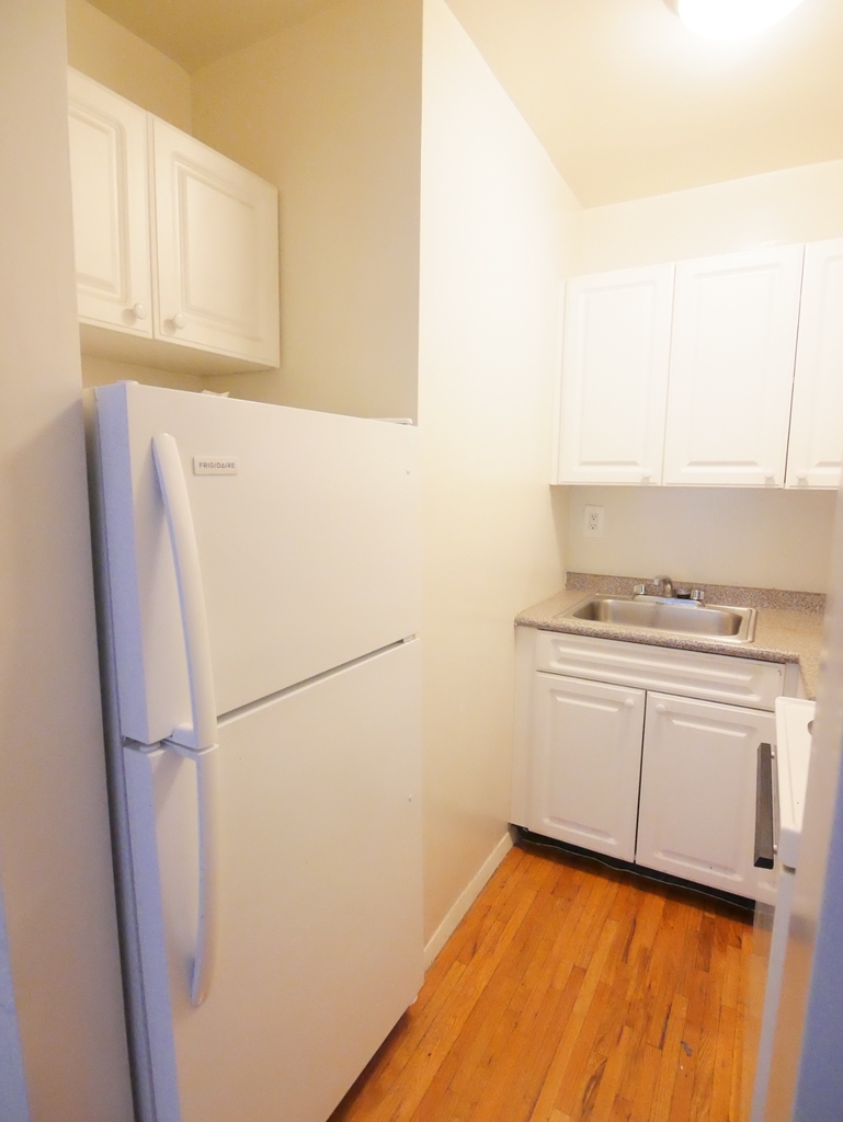 317 East 91st Street - Photo 5