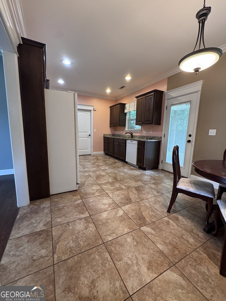 217 Guyler Street - Photo 3