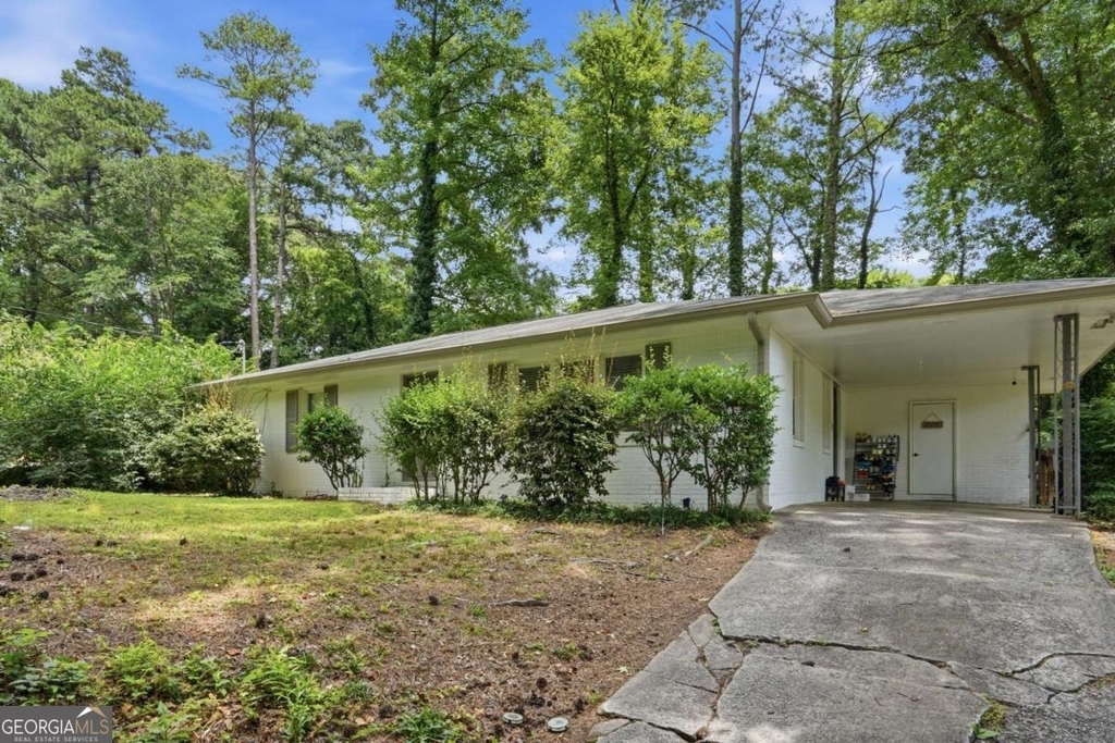 581 Meadowbrook Drive Se - Photo 1