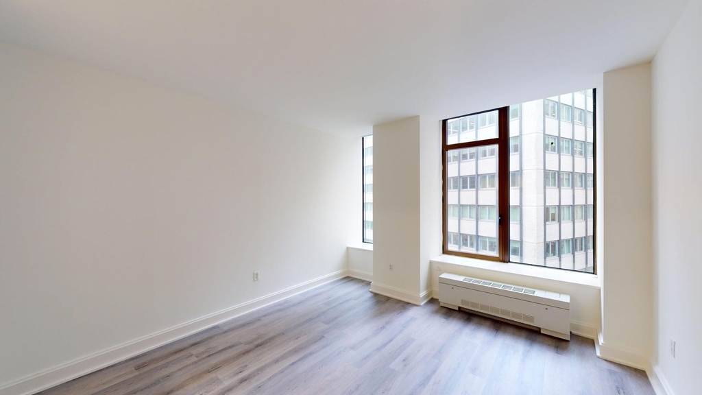 10 Hanover Square - Photo 2