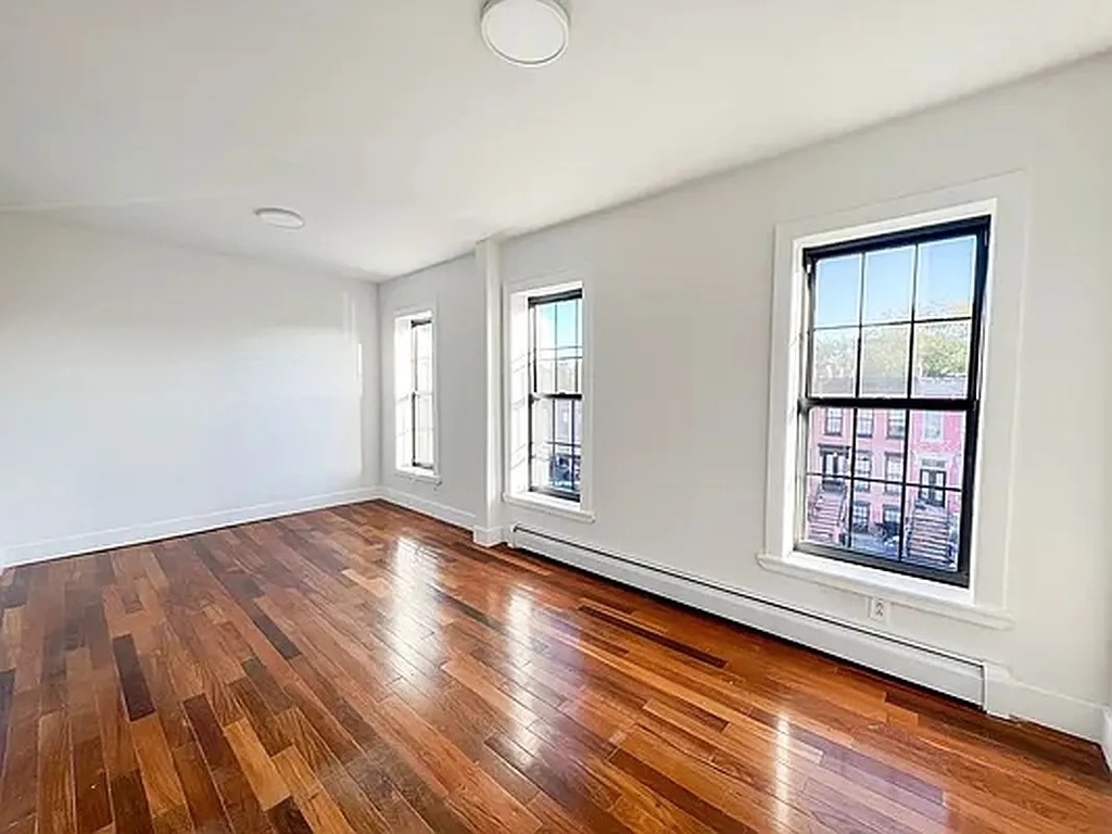 733 Lexington Avenue - Photo 7