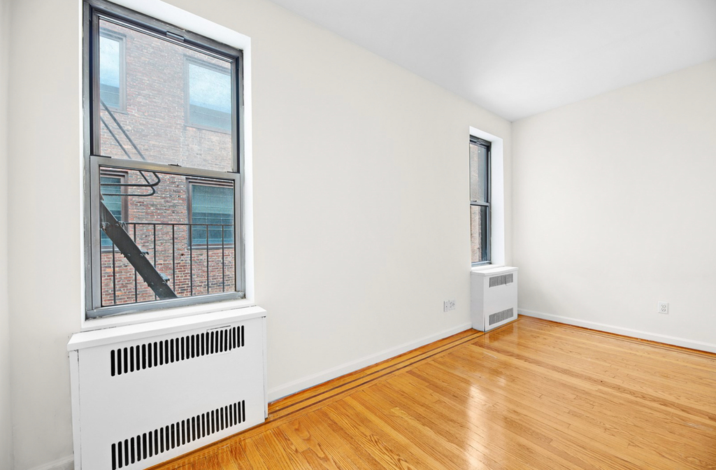  East 31st Street - Photo 3