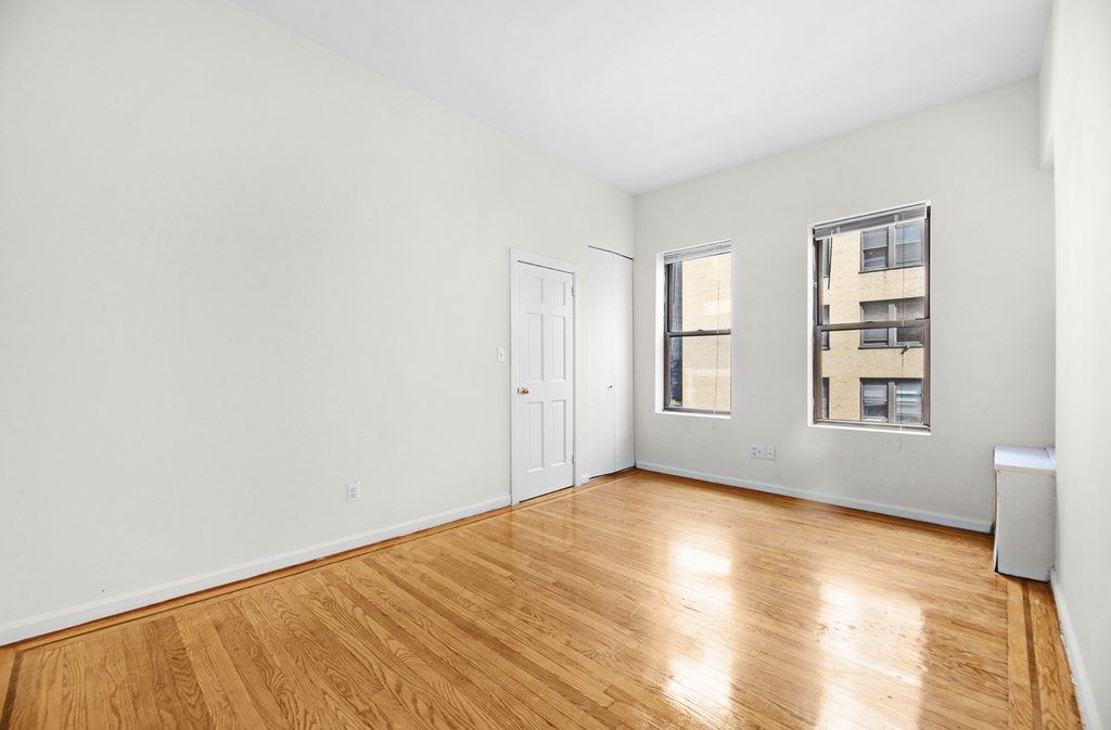  East 31st Street - Photo 0