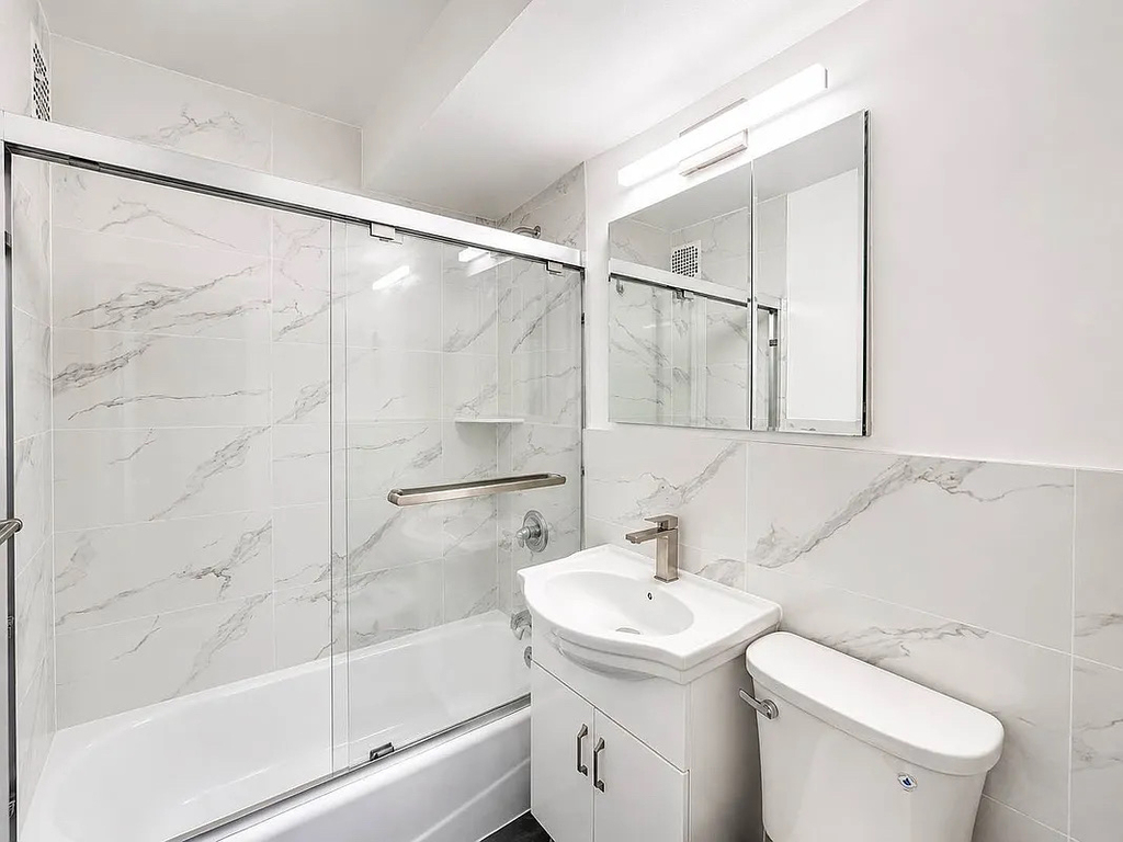 151 West 16th Street - Photo 2