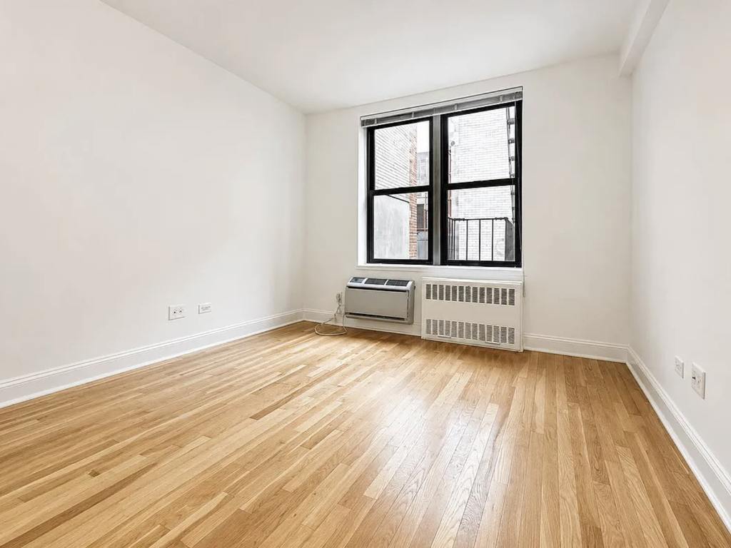  West 16th Street - Photo 10