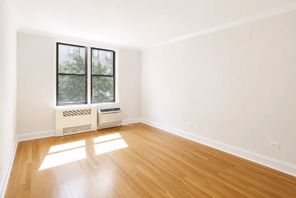  West 16th Street - Photo 8