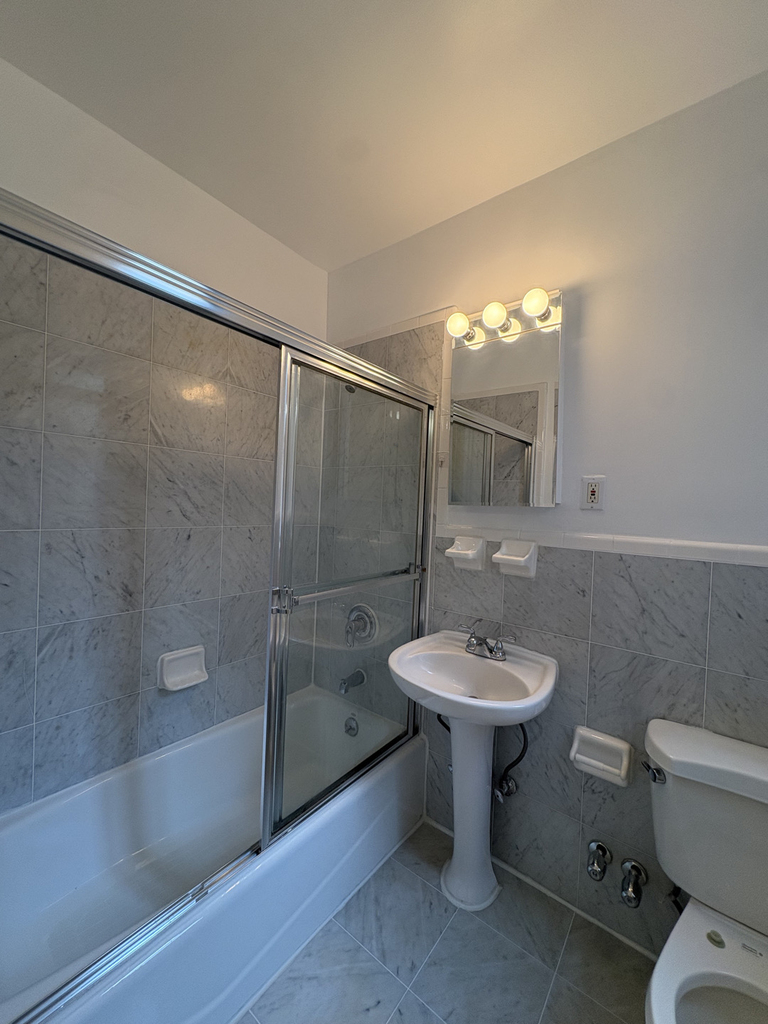 East 51st Street - Photo 3