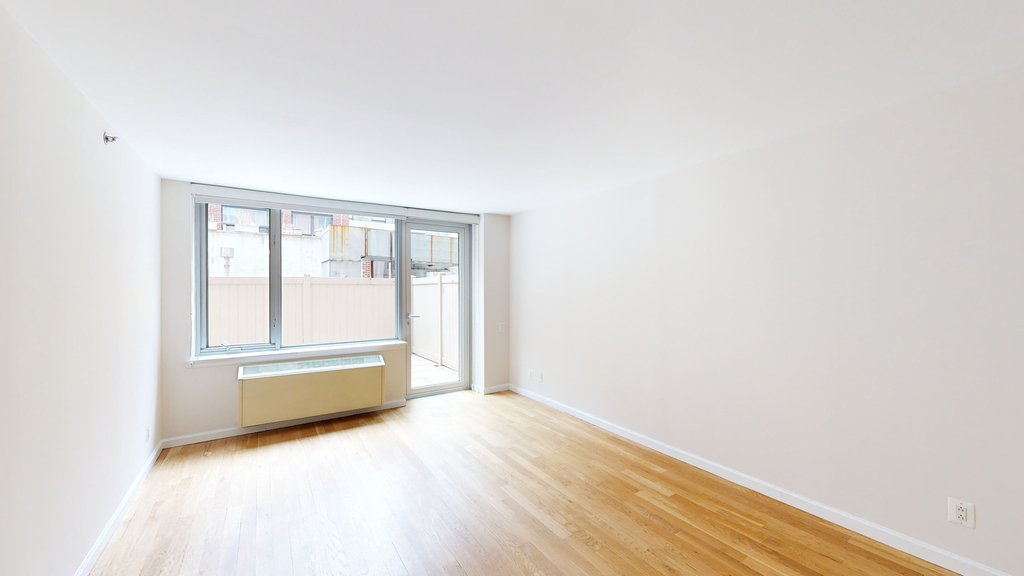 120 W. 21st - Photo 2