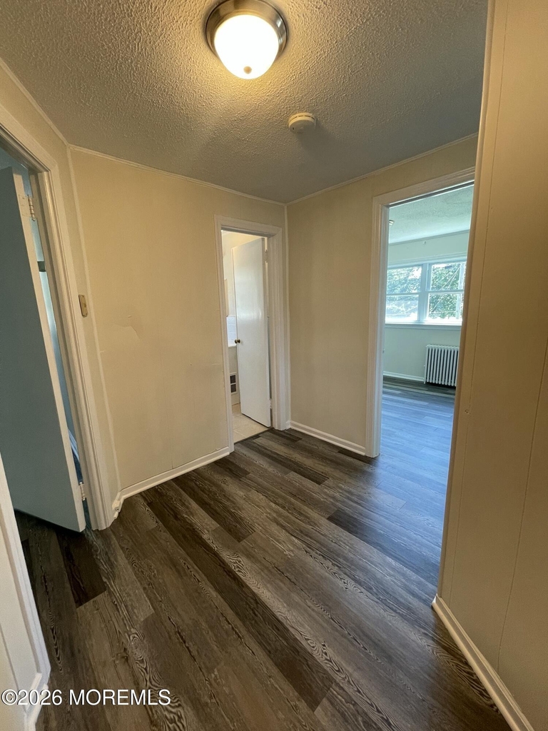 901 Barton Avenue - Photo 2