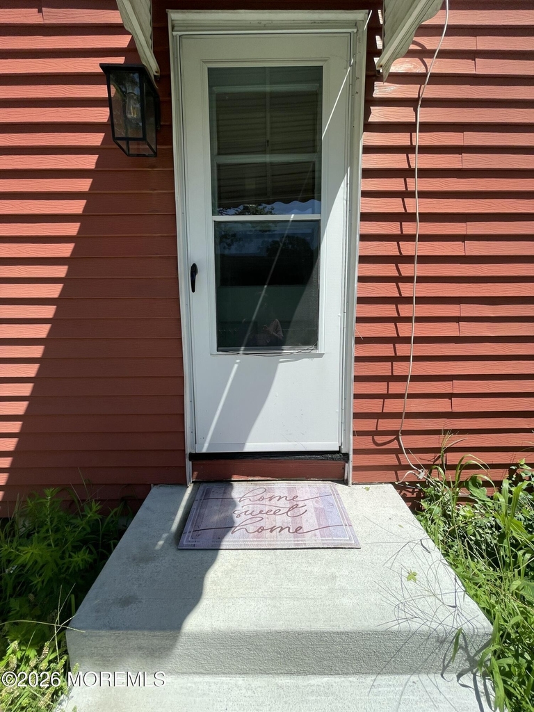 901 Barton Avenue - Photo 0