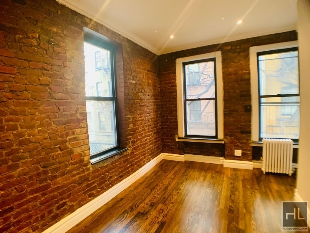 East 13th Street - Photo 4