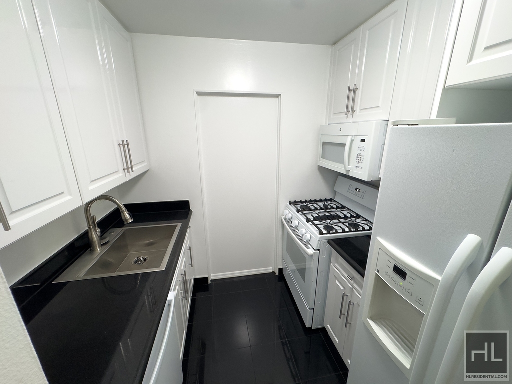 East 71st Street - Photo 2