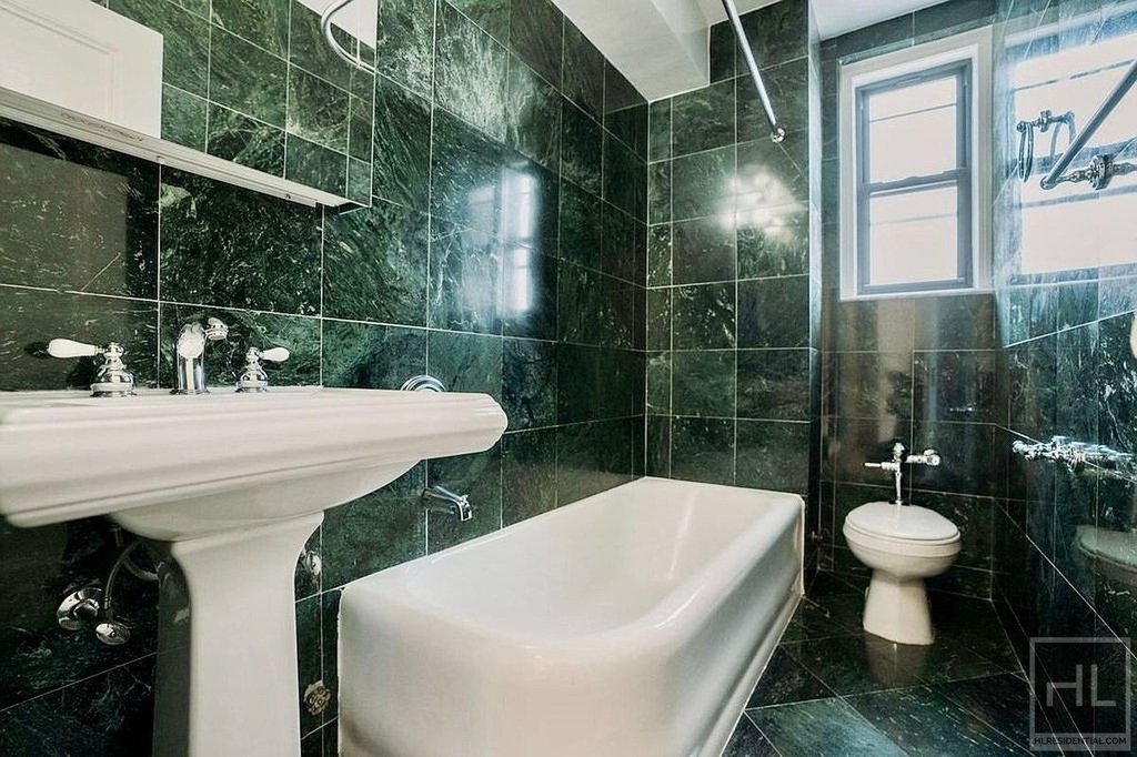 East 68 Street - Photo 2