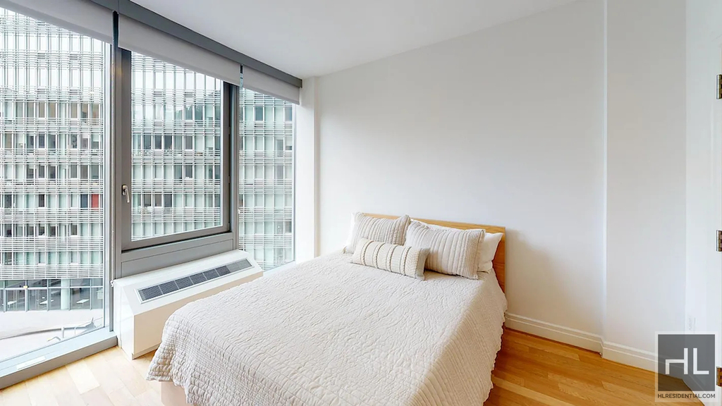 West 54th Street - Photo 4
