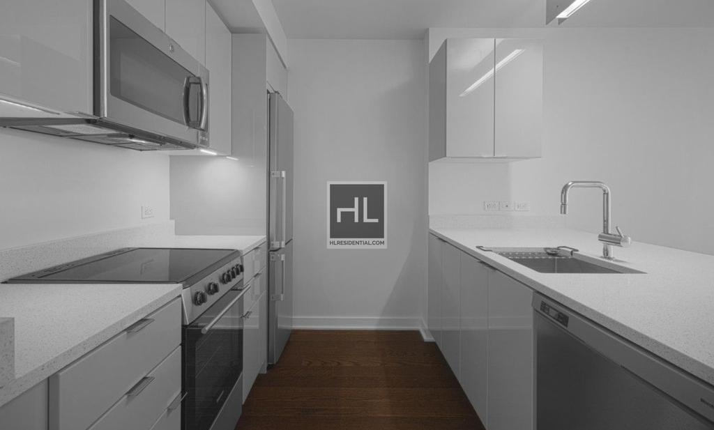 West 113th Street - Photo 1