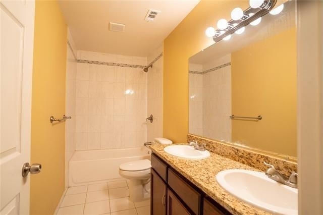2746 Kingston Street - Photo 1