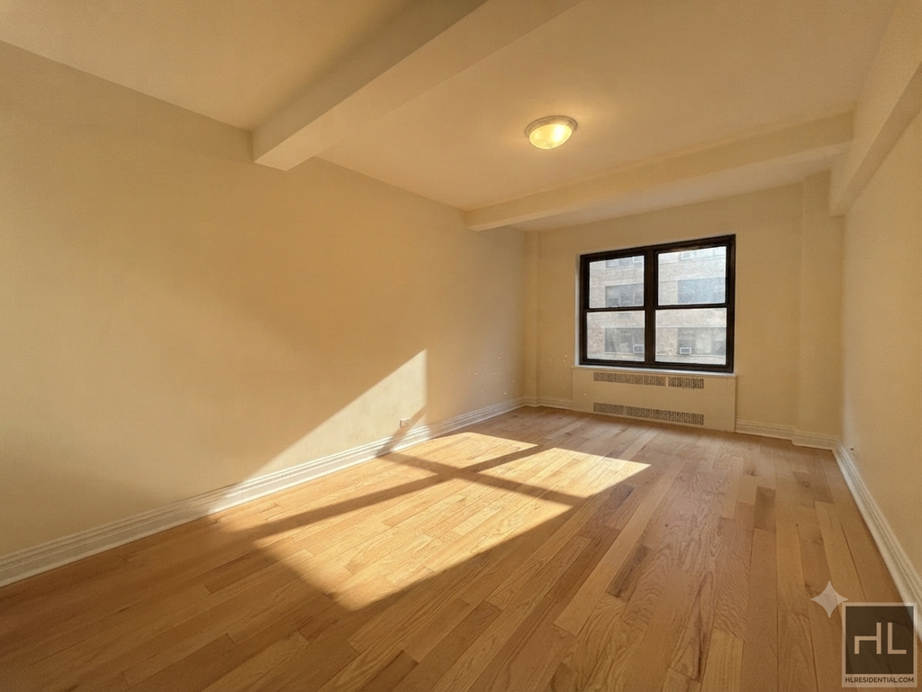 East 56 Street - Photo 8