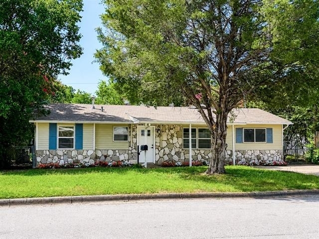 209 W Southern Avenue - Photo 0