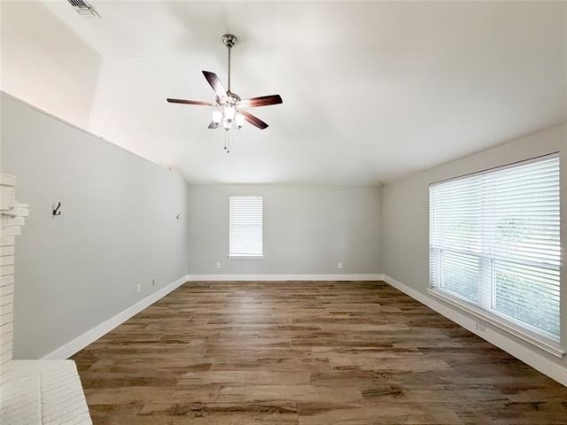 351 Parkwood Lane - Photo 4