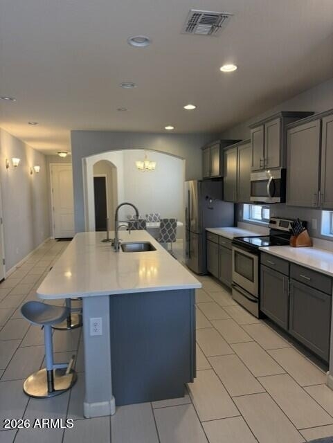 1707 N Hillcrest -- - Photo 1