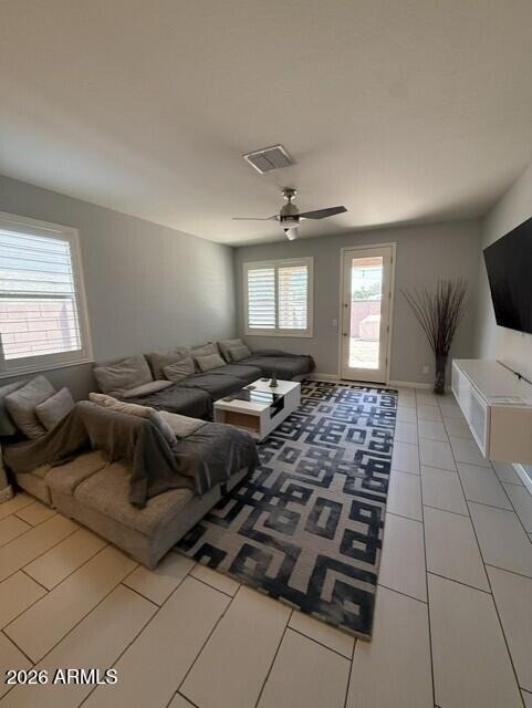 1707 N Hillcrest -- - Photo 7