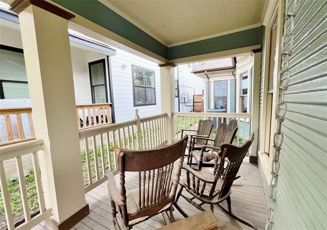 828 W 8th Street - Photo 2