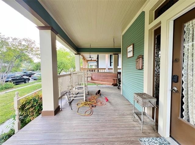 828 W 8th Street - Photo 1