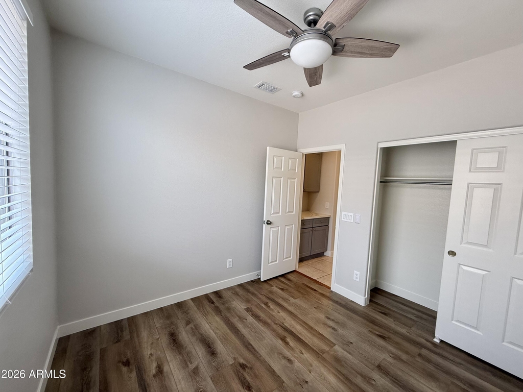 6558 W Townley Avenue - Photo 8