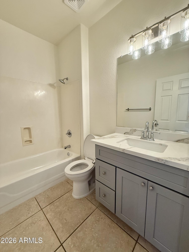6558 W Townley Avenue - Photo 10