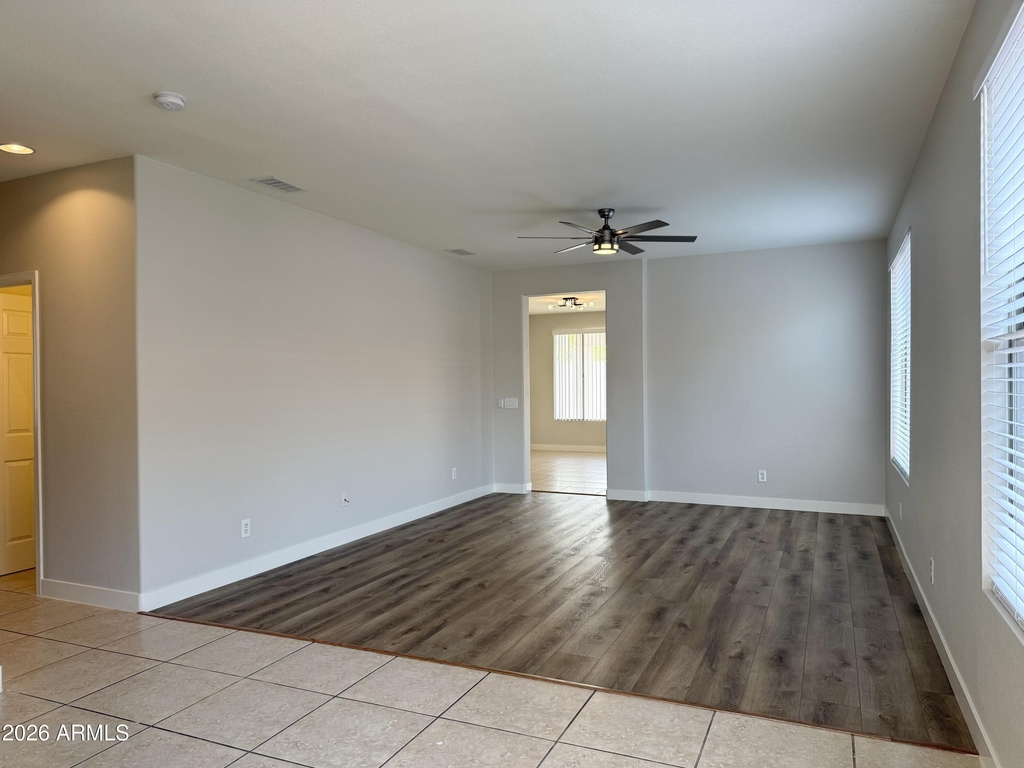 6558 W Townley Avenue - Photo 4