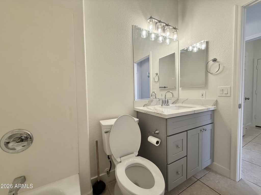 6558 W Townley Avenue - Photo 11