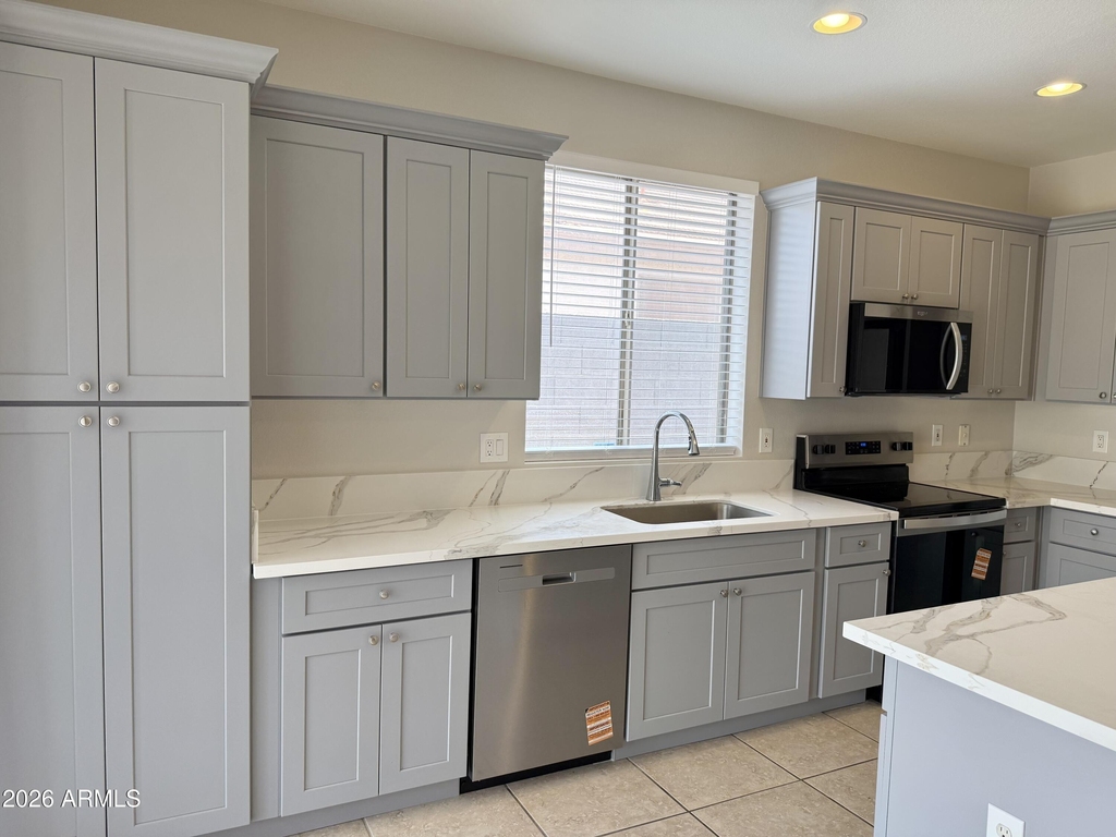 6558 W Townley Avenue - Photo 19