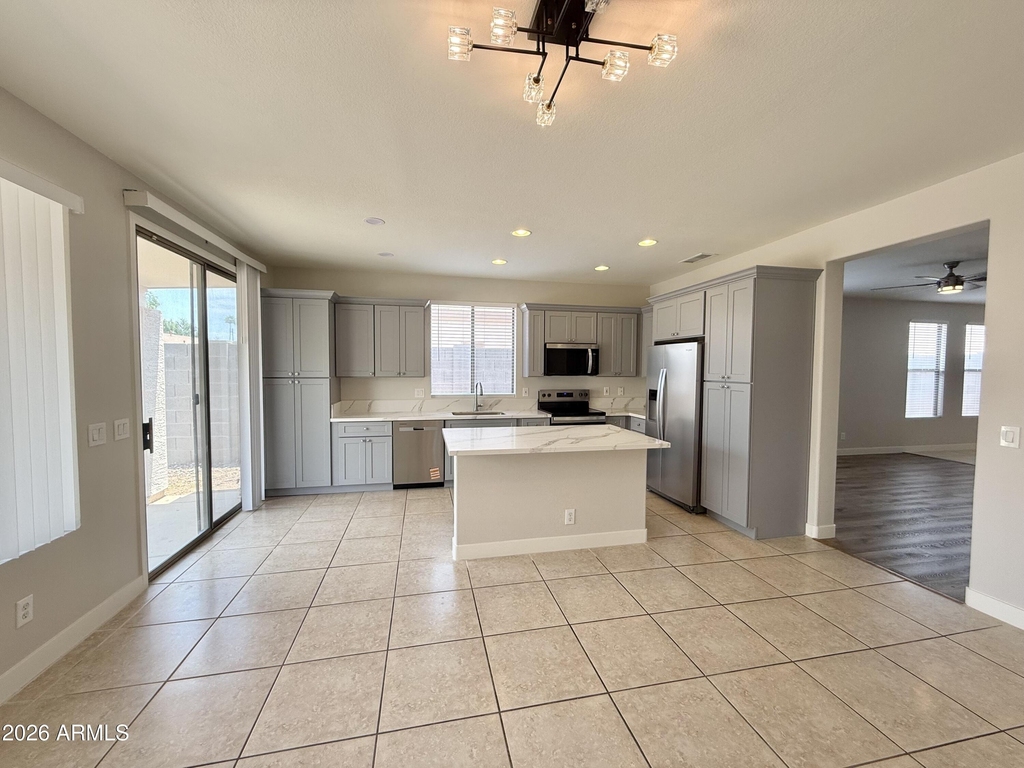 6558 W Townley Avenue - Photo 16
