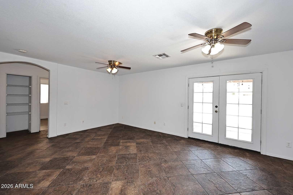 6222 W Warner Street - Photo 14