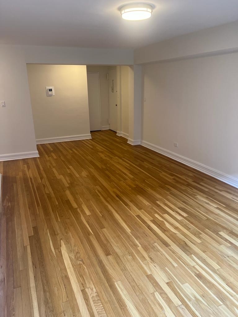 West 16th Street - Photo 6