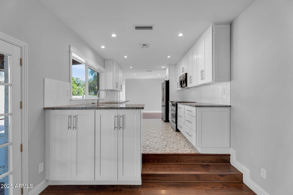 2542 W Nopal Avenue - Photo 19