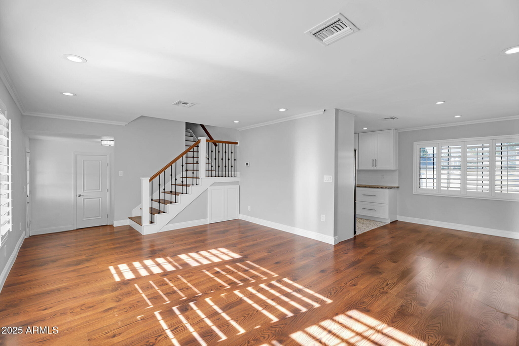 2542 W Nopal Avenue - Photo 8