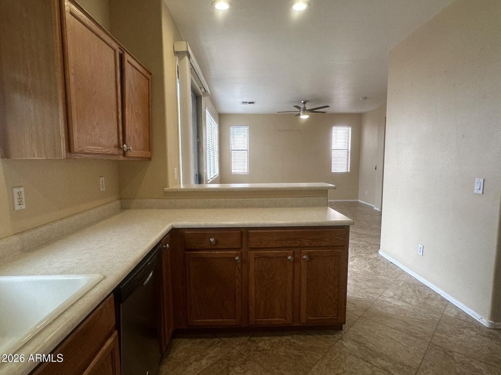 8927 E Crescent Avenue - Photo 18