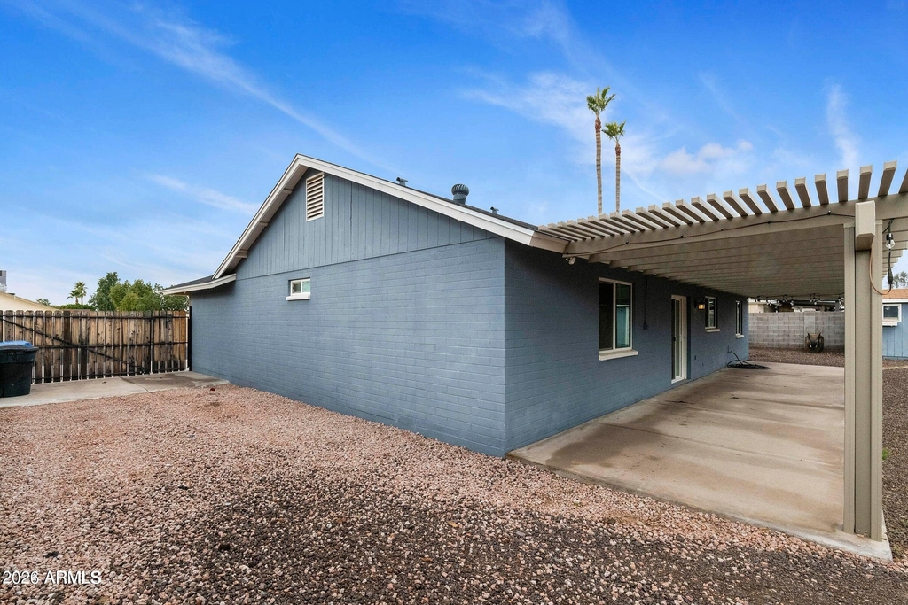 1749 N Ricardo -- - Photo 22