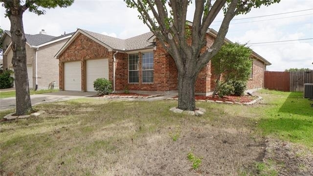 106 Starlight Drive - Photo 1