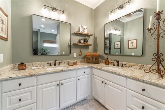131 Lakeway Lane - Photo 4