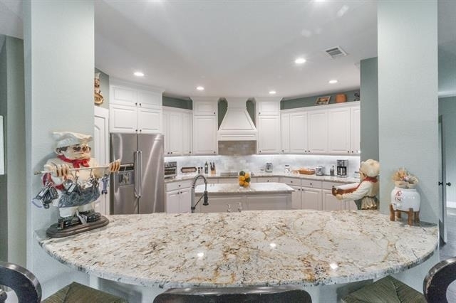 131 Lakeway Lane - Photo 3