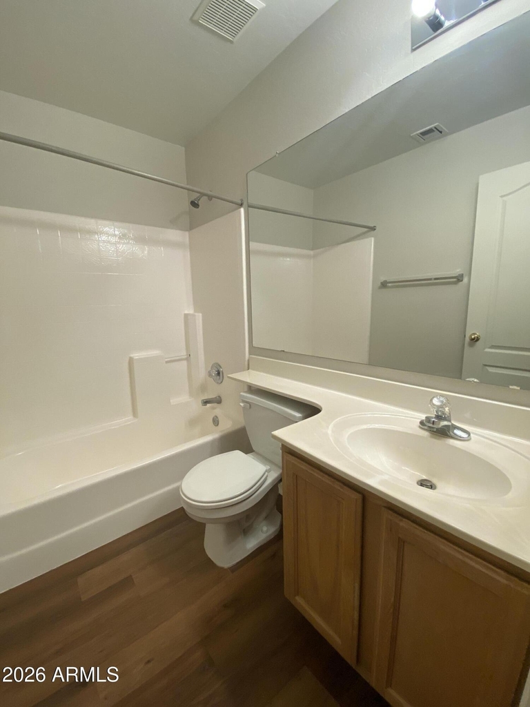 1704 E Pontiac Drive - Photo 14