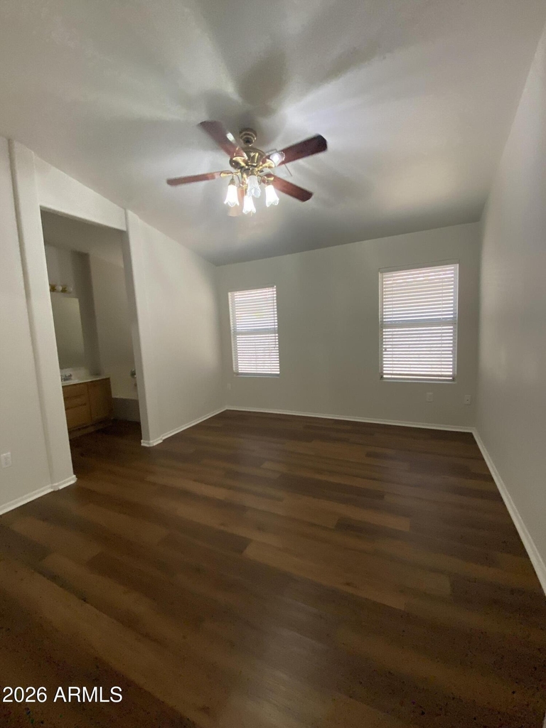 1704 E Pontiac Drive - Photo 9