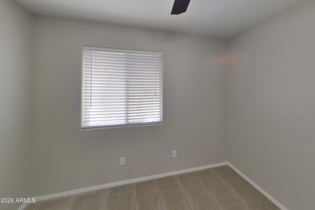 15072 W Buchanan Street - Photo 11