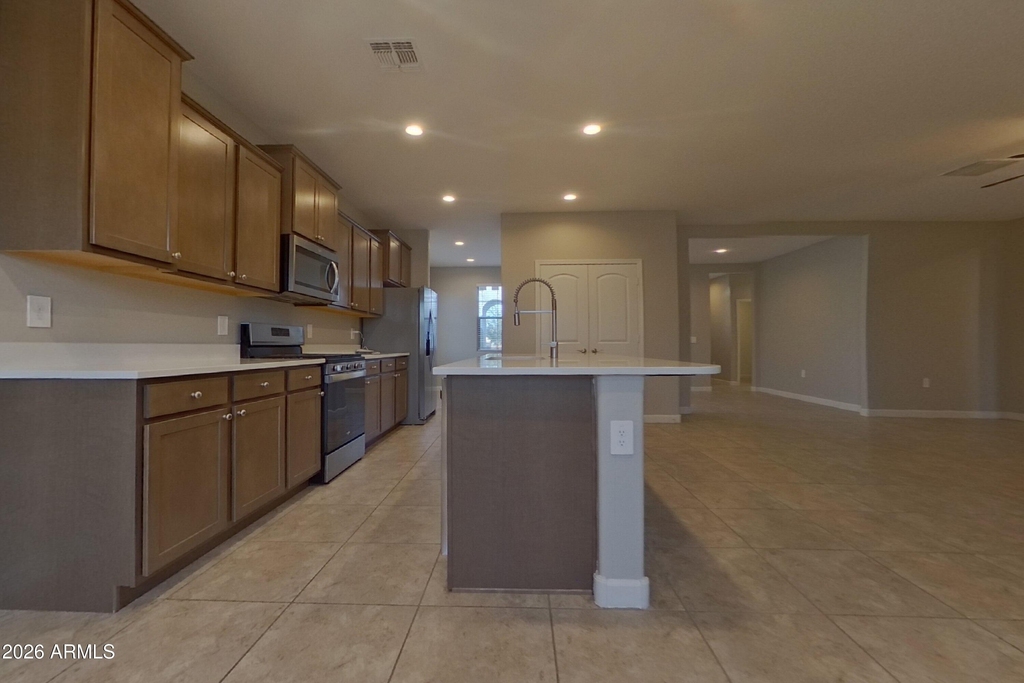 30033 W Cheery Lynn Road - Photo 6