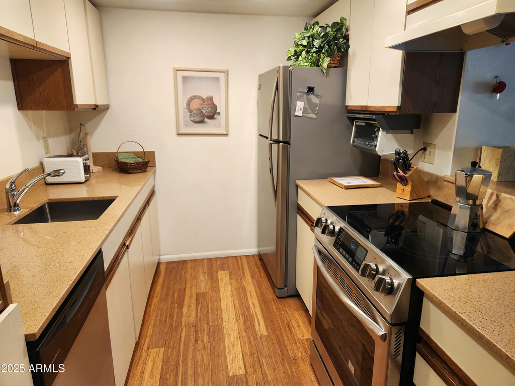 7557 N Dreamy Draw Drive - Photo 3