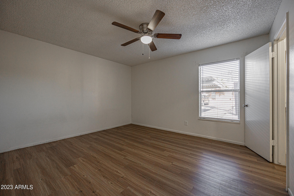 925 W Peoria Avenue - Photo 8